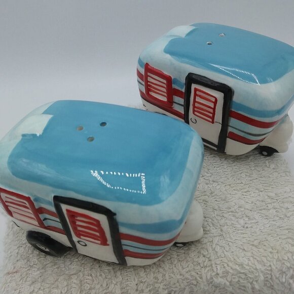 Travel Trailer Happy Camper RV Retro Ceramic Salt & Pepper Shakers - Picture 3 of 8